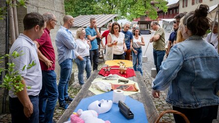 Mit fünf Objekten durch Raum und Zeit | © Museum Aargau